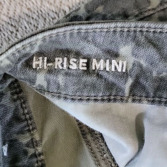 American Eagle Green Camo/Cheetah Next Level Stretch Hi-Rise Mini Jean Skirt-2 - Picture 5 of 12